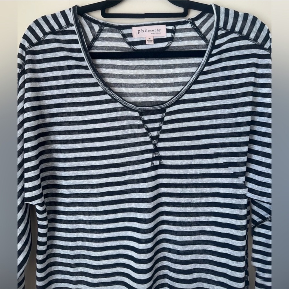 Women's Philosophy White And Black
Striped Crew
Neck Top
NWOT - Picture 3 of 6